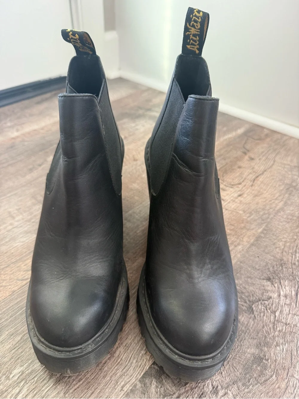 Dr. Martens Hurston Women’s Black Leather Chelsea Ankle Boots Round Toe US 7